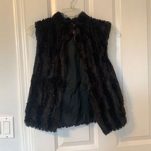 Fake fur vest with pockets